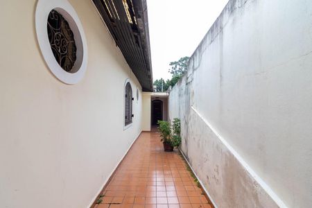 Casa para alugar com 254m², 3 quartos e 2 vagas Casa para alugar com 254m², 3 quartos e 2 vagasCorredor Lateral