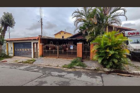 Casa para alugar com 254m², 3 quartos e 2 vagas Casa para alugar com 254m², 3 quartos e 2 vagasFachada