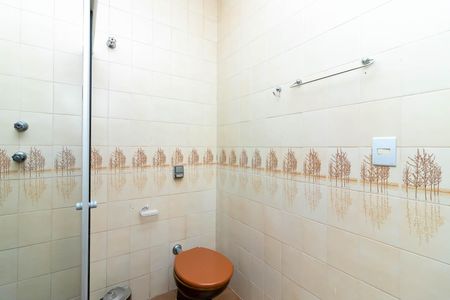 Casa para alugar com 254m², 3 quartos e 2 vagas Casa para alugar com 254m², 3 quartos e 2 vagasBanheiro da Suíte 1