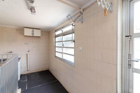 Casa para alugar com 254m², 3 quartos e 2 vagas Casa para alugar com 254m², 3 quartos e 2 vagasLavanderia