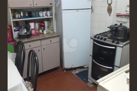 Casa à venda com 156m², 4 quartos e sem vaga