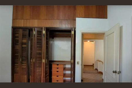 Casa à venda com 454m², 5 quartos e sem vaga