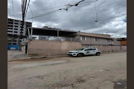 Casa à venda com 200m², 3 quartos e 2 vagas
