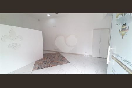 Casa à venda com 114m², 3 quartos e 1 vaga