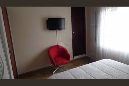 Casa à venda com 3 quartos, 130m² em Jardim das Laranjeiras, São Paulo