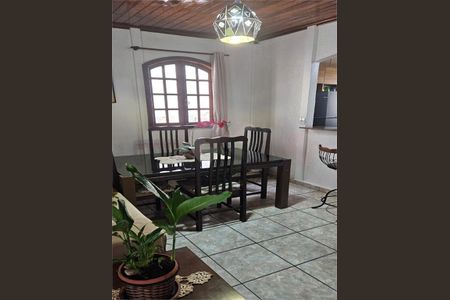 Casa à venda com 2 quartos, 155m² em Jardim Guapira, São Paulo
