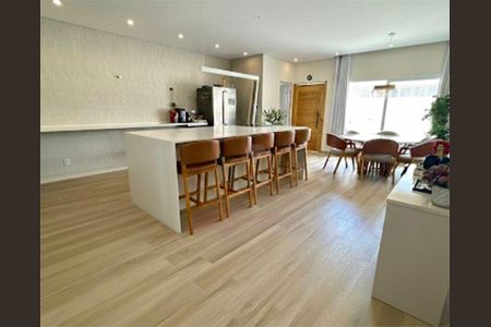Casa à venda com 284m², 3 quartos e 2 vagas