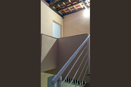 Studio para alugar com 25m², 1 quarto e sem vaga Studio para alugar com 25m², 1 quarto e sem vagaEscada de acesso