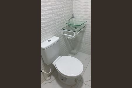Banheiro de kitnet/studio para alugar com 1 quarto, 20m² em Vila Água Funda, São Paulo