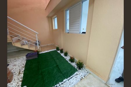 Studio para alugar com 24m², 1 quarto e sem vaga Studio para alugar com 24m², 1 quarto e sem vagaEscada de acesso