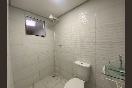 Banheiro de kitnet/studio para alugar com 1 quarto, 20m² em Vila Água Funda, São Paulo