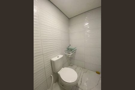 Banheiro de kitnet/studio para alugar com 1 quarto, 20m² em Vila Água Funda, São Paulo