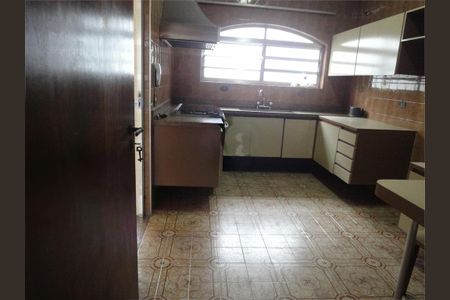 Casa à venda com 4 quartos, 269m² em Jardim Sao Bento, São Paulo