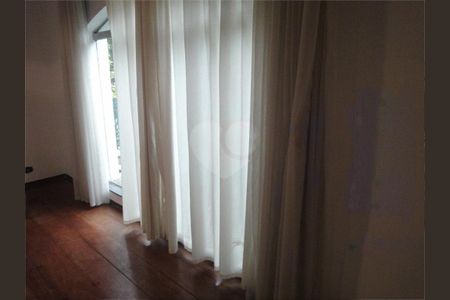 Casa à venda com 4 quartos, 269m² em Jardim Sao Bento, São Paulo