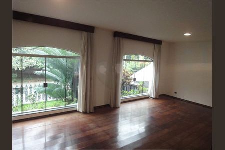 Casa à venda com 4 quartos, 269m² em Jardim Sao Bento, São Paulo