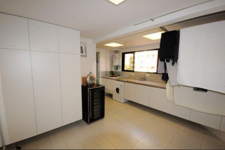 Apartamento à venda com 193m², 3 quartos e 3 vagas