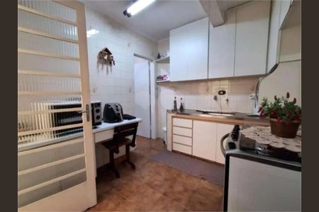 Casa à venda com 3 quartos, 165m² em Parque Peruche, São Paulo