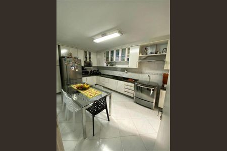 Casa à venda com 110m², 3 quartos e 3 vagas
