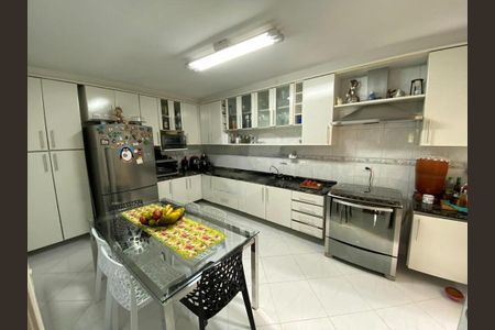 Casa à venda com 110m², 3 quartos e 3 vagas