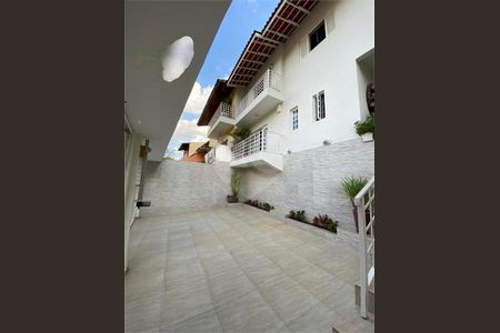 Casa à venda com 110m², 3 quartos e 3 vagas