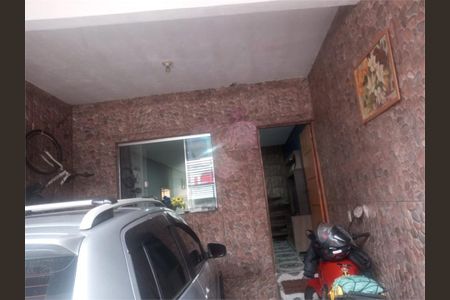 Casa à venda com 66m², 3 quartos e 1 vaga