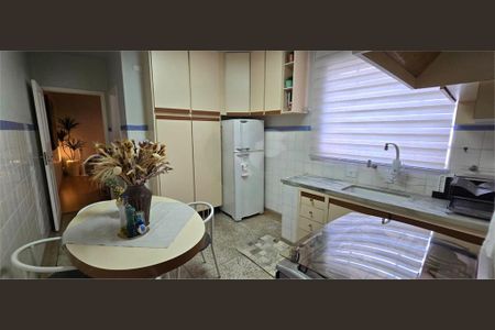 Casa à venda com 370m², 5 quartos e 2 vagas