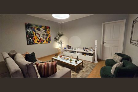 Casa à venda com 5 quartos, 370m² em Vila Baruel, São Paulo