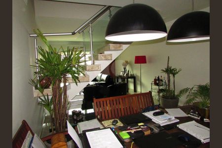 Casa à venda com 3 quartos, 160m² em Vila Constança, São Paulo