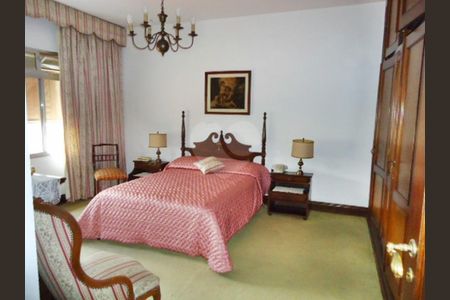 Casa à venda com 4 quartos, 199m² em Jardim Peri, São Paulo