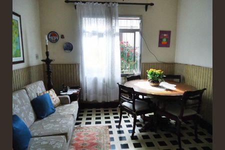Casa à venda com 4 quartos, 199m² em Jardim Peri, São Paulo