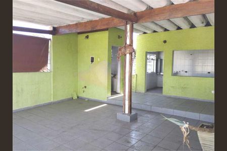 Casa à venda com 3 quartos, 200m² em Vila Carbone, São Paulo