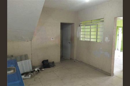 Casa à venda com 3 quartos, 200m² em Vila Carbone, São Paulo