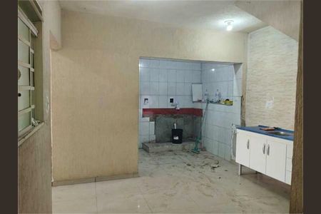 Casa à venda com 3 quartos, 200m² em Vila Carbone, São Paulo