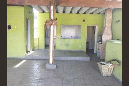 Casa à venda com 3 quartos, 200m² em Vila Carbone, São Paulo