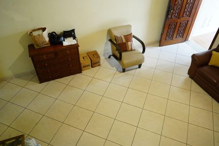 Casa à venda com 139m², 2 quartos e 2 vagasSala