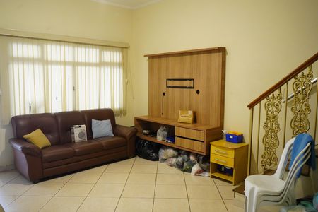 Casa à venda com 139m², 2 quartos e 2 vagasSala