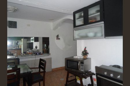 Casa à venda com 4 quartos, 300m² em Água Fria, São Paulo