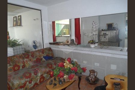 Casa à venda com 4 quartos, 300m² em Água Fria, São Paulo