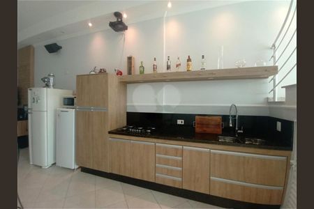 Casa à venda com 3 quartos, 300m² em Água Fria, São Paulo