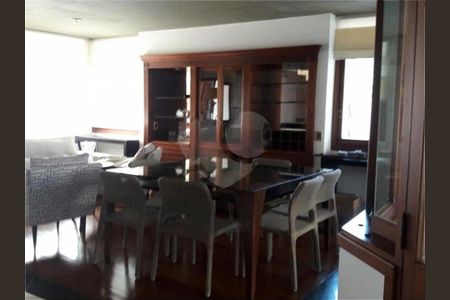 Casa à venda com 409m², 3 quartos e 4 vagas