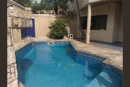 Casa à venda com 229m², 4 quartos e 5 vagas