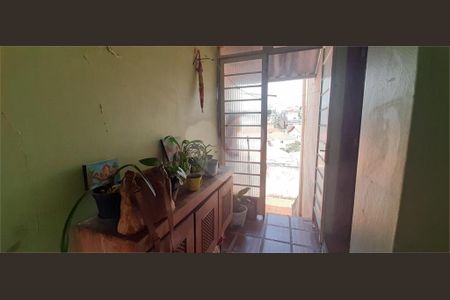 Casa à venda com 107m², 2 quartos e 2 vagas