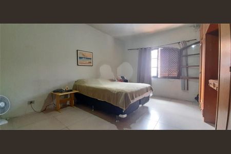 Casa à venda com 107m², 2 quartos e 2 vagas