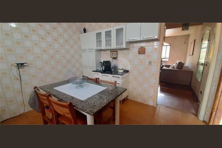 Casa à venda com 107m², 2 quartos e 2 vagas
