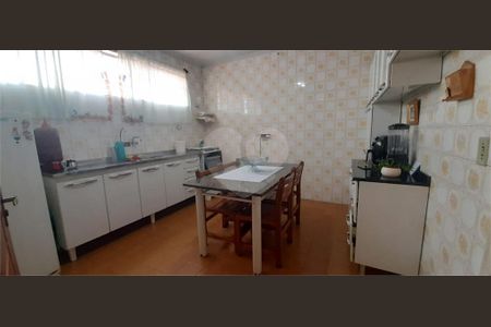 Casa à venda com 107m², 2 quartos e 2 vagas