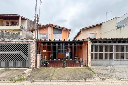 Casa para alugar com 105m², 2 quartos e 2 vagasFachada + plaquinha