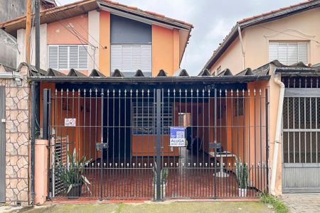 Casa para alugar com 105m², 2 quartos e 2 vagasFachada + plaquinha