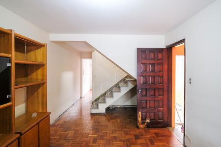 Casa para alugar com 105m², 2 quartos e 2 vagasSala