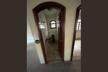 Casa à venda com 253m², 3 quartos e 5 vagas