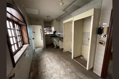 Casa à venda com 253m², 3 quartos e 5 vagas